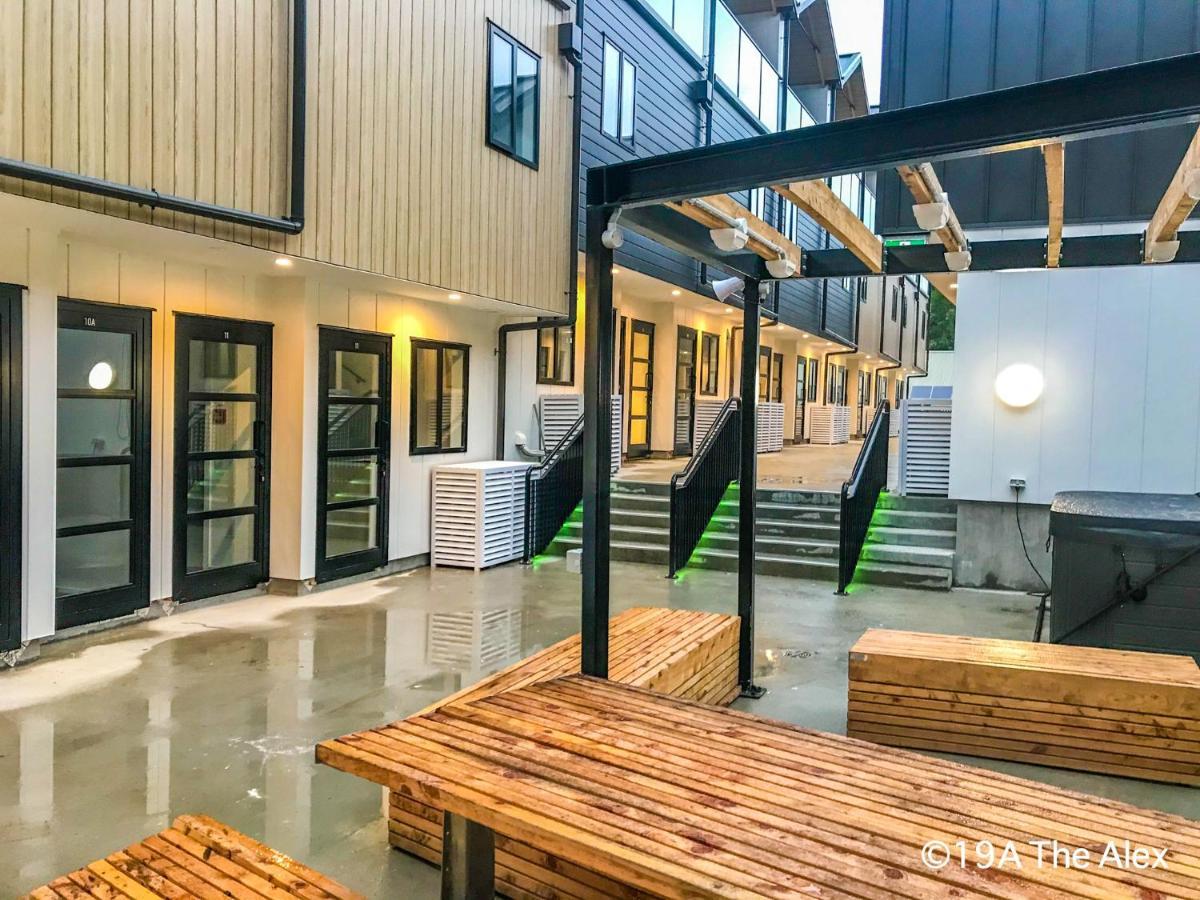 Modern 2-bedroom Apartment 5 mins walk to Queenstown Buitenkant foto