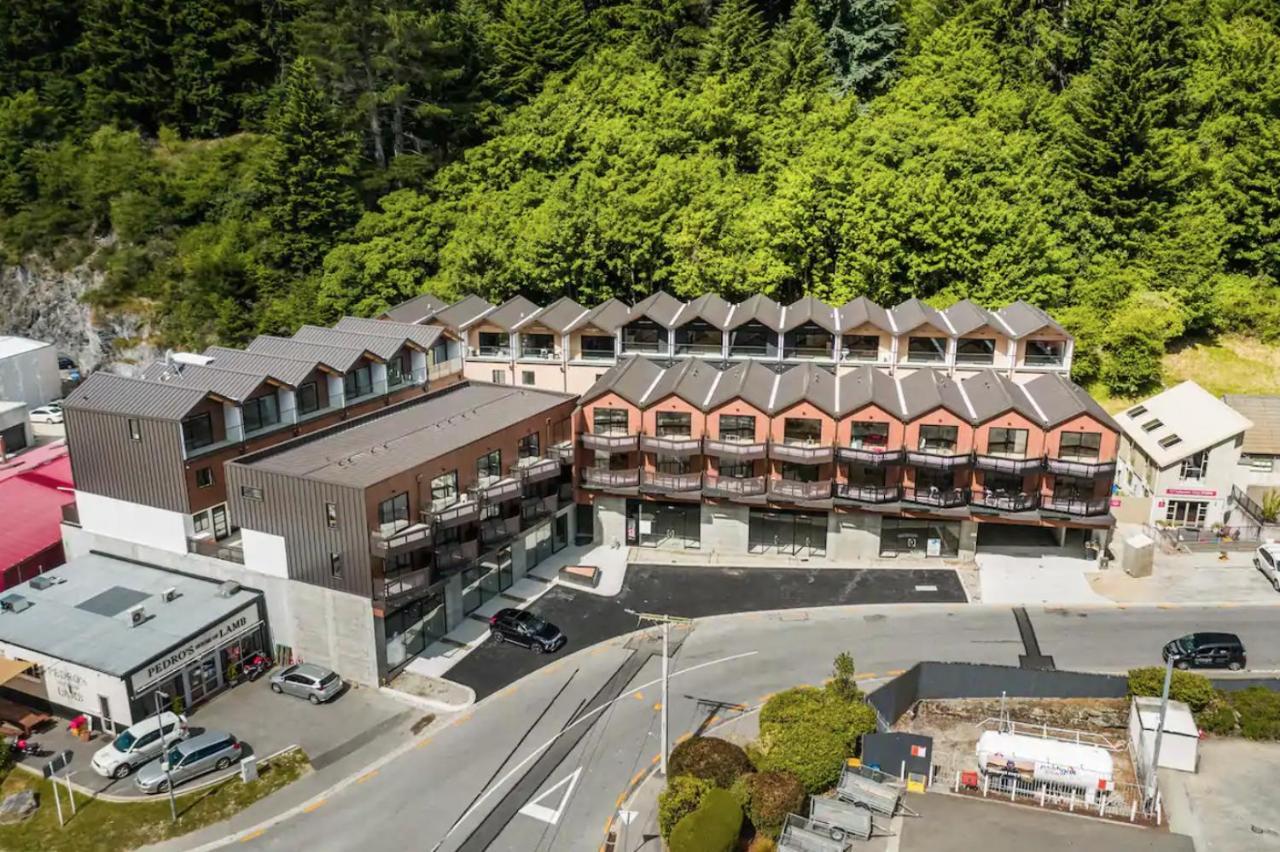 Modern 2-bedroom Apartment 5 mins walk to Queenstown Buitenkant foto