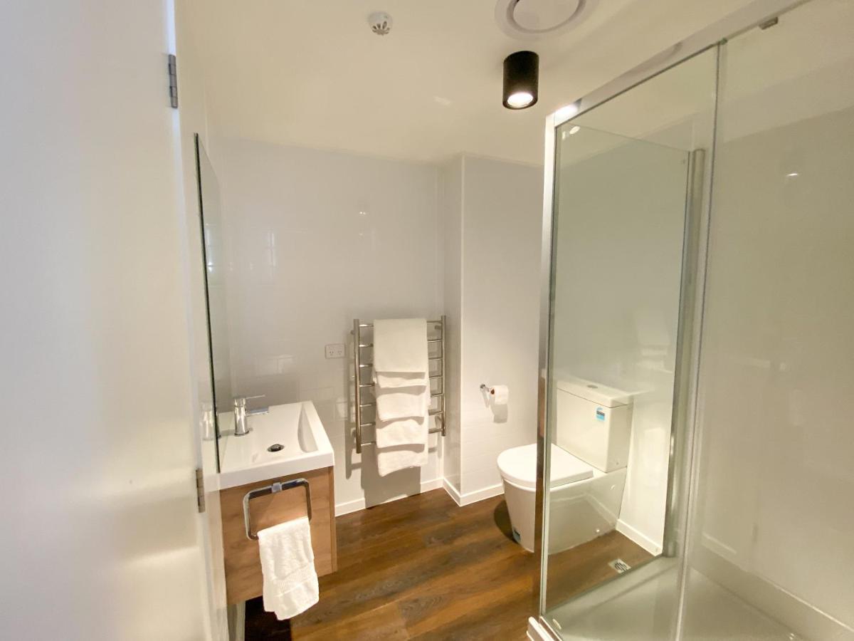 Modern 2-bedroom Apartment 5 mins walk to Queenstown Buitenkant foto