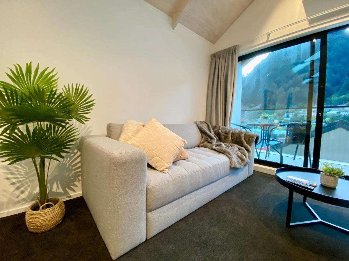 Modern 2-bedroom Apartment 5 mins walk to Queenstown Buitenkant foto